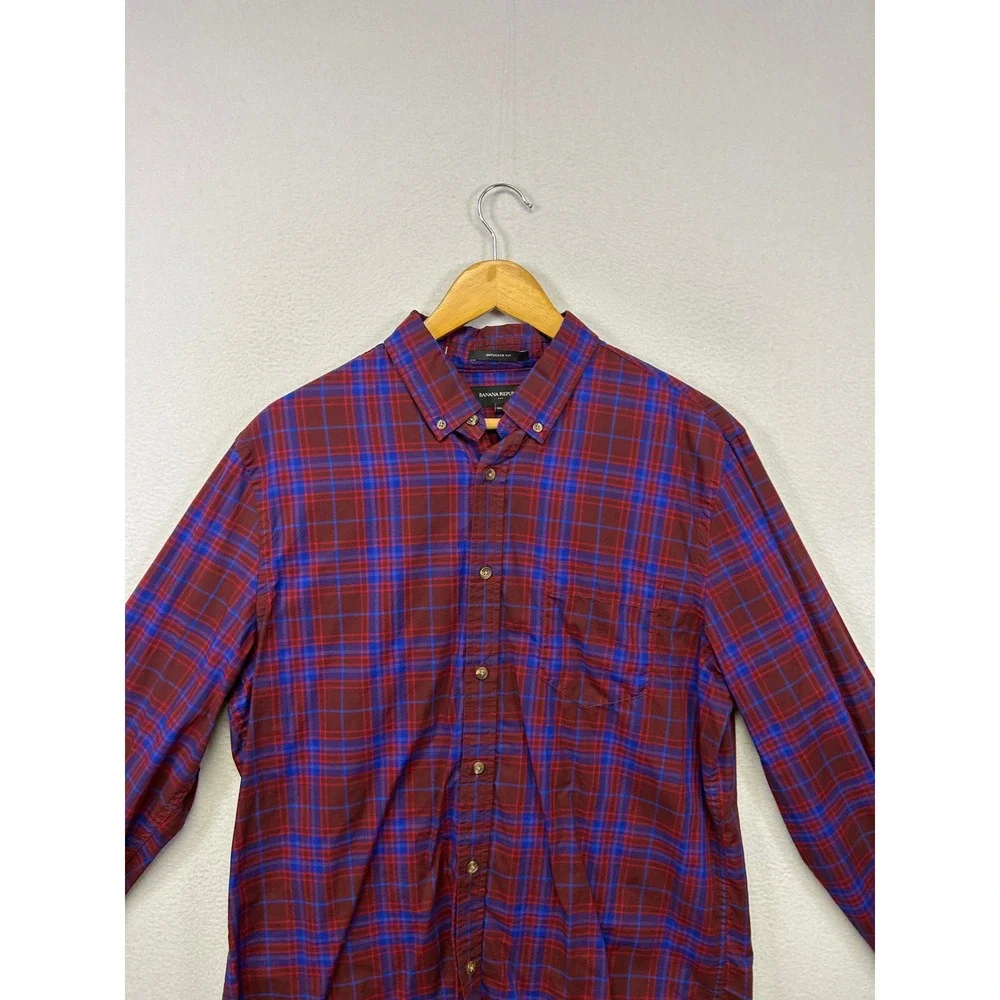 Banana Republic Preppy Dark Academia Mens LG Burgundy Blue Plaid Untucked Shirt